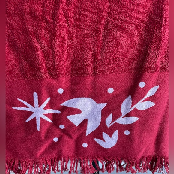 NWT - Very Elegant Set of 2 Holiday Bath Towels - Picture 3 of 5